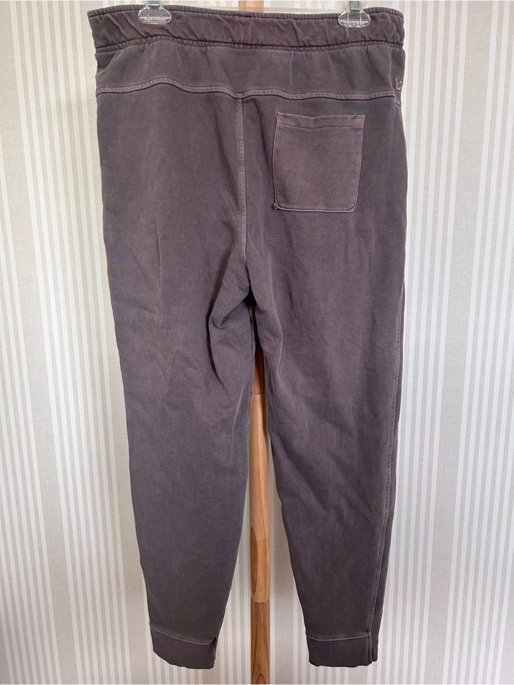 VRST Men's Washed Twill Terry Jogger Pants Size Medium Organic Mushroom - Picture 5 of 9